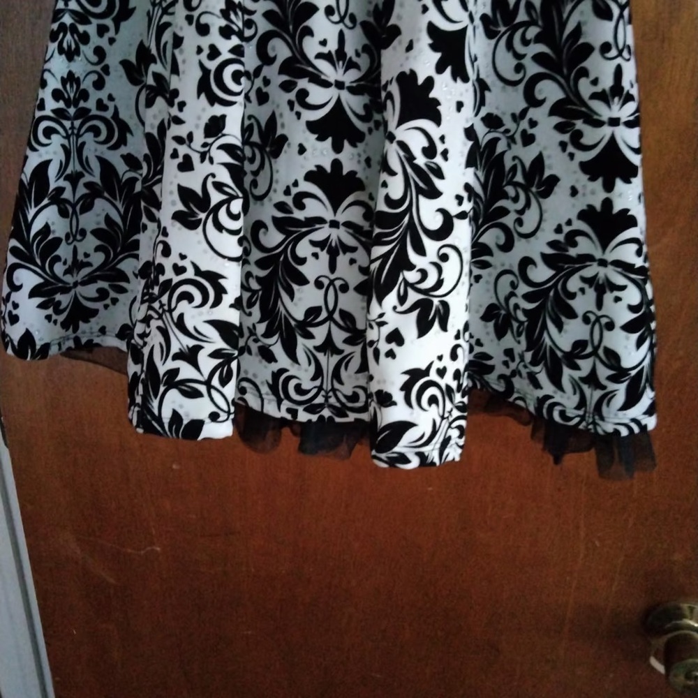Black and white damask style girls dress - Picture 4 of 5
